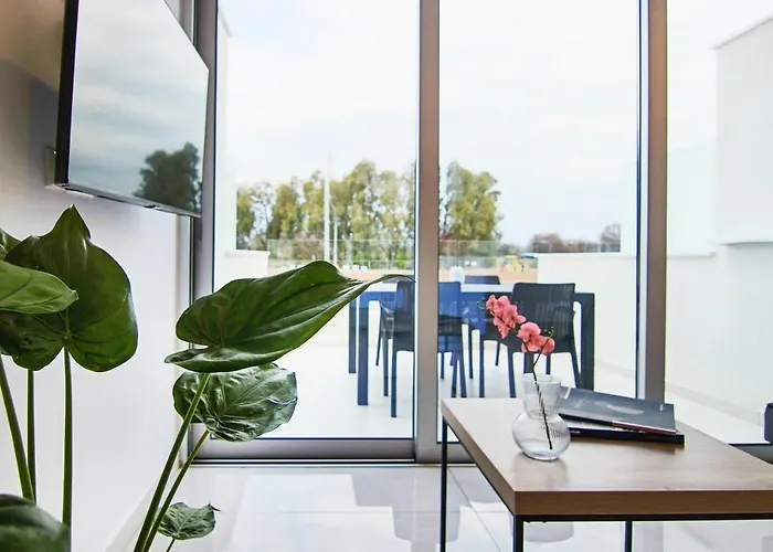 Phaedrus Living - Seaside Luxury Flat Harbour 104 Apartamento Paphos