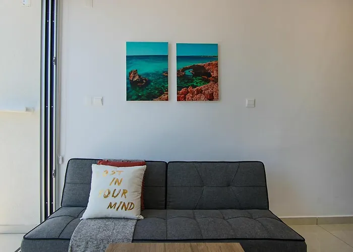 Phaedrus Living - Seaside Luxury Flat Harbour 104 *